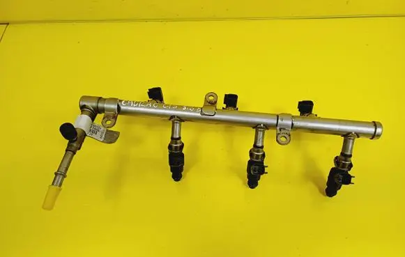 Cadillac CTS Fuel main line pipe 0280156131 12571159