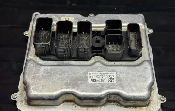 BMW 3 F30 F35 F31 Engine control unit/module 0261S11652 170628006 8639594