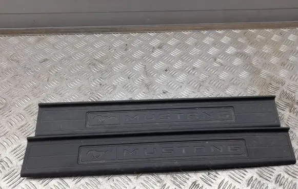 Ford Mustang VI sill trim set (inner) FR3B6313222AD