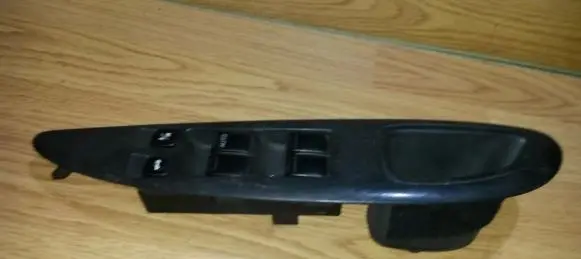 Nissan Primera Electric window control switch 25401av660
