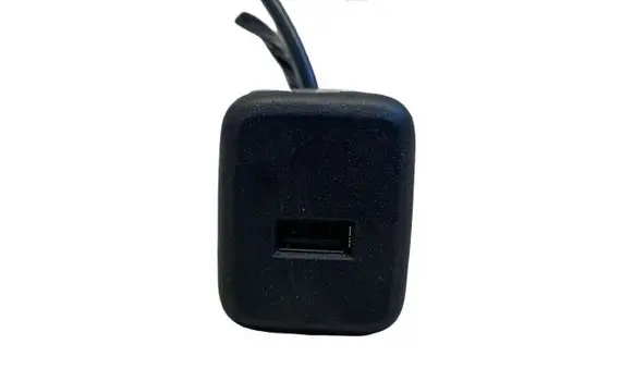 Opel Insignia B USB socket connector 13596807