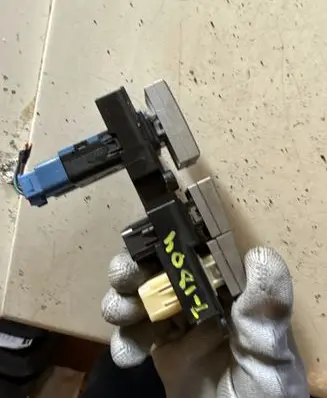 KIA Sorento Windscreen/window heater switch 621W05010