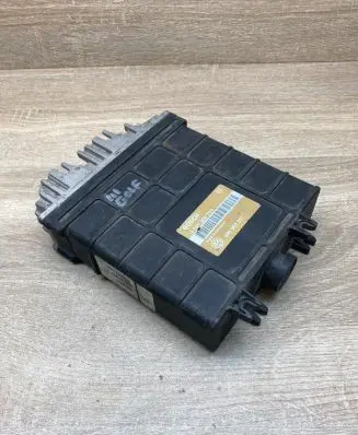 Volkswagen Golf III Engine control unit/module ECU 1H0907311 0261200701