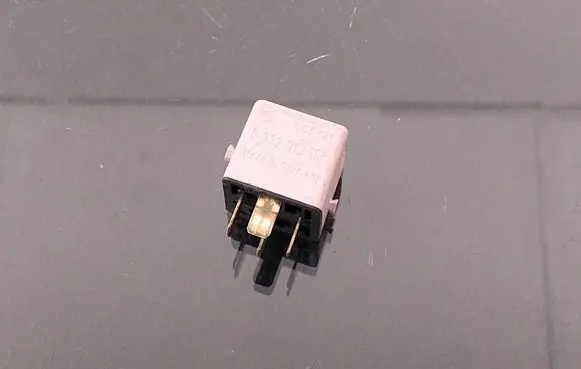 BMW 5 E34 ABS relay 0332019168