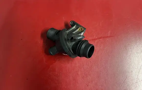 BMW 3 F30 F35 F31 Thermostat 8635689 863568903 GA989004