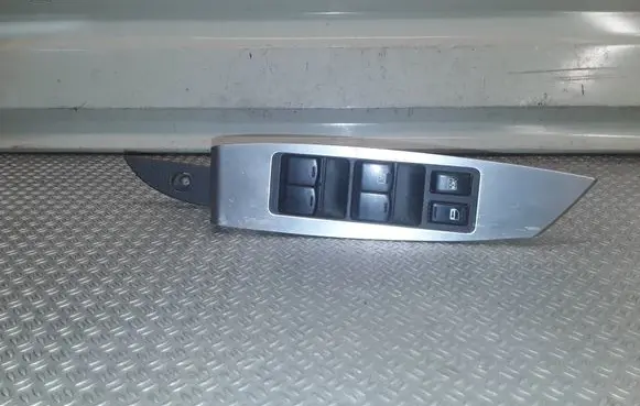 Nissan Murano Z50 Electric window control switch 254019W100