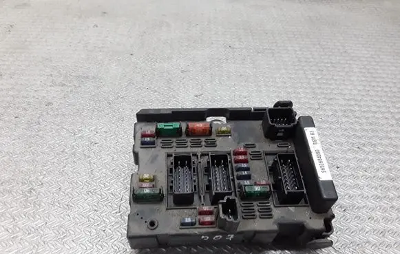 Peugeot 307 Fuse module 9650664080