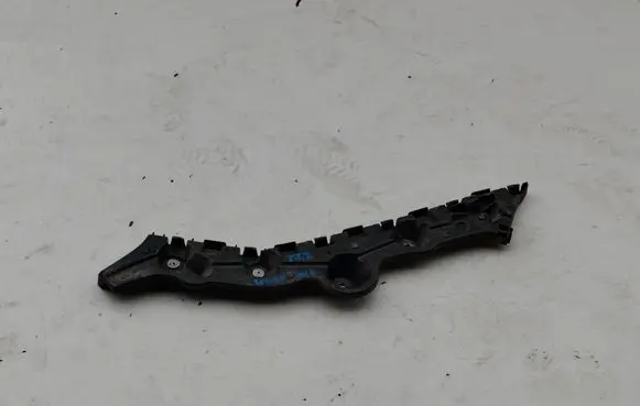 Dacia Logan II Bumper support mounting bracket corner 