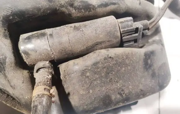 Chrysler Voyager Headlight washer pump 