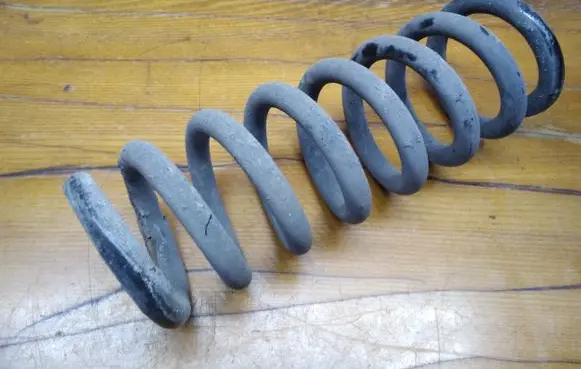 Mercedes-Benz E A207 Rear coil spring