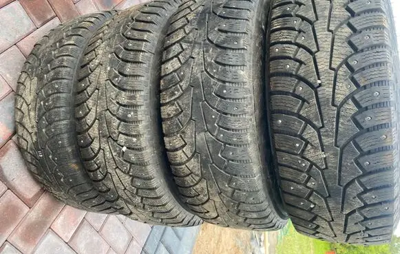 Toyota Hiace (H200) R15 winter/snow tires with studs 23575R15