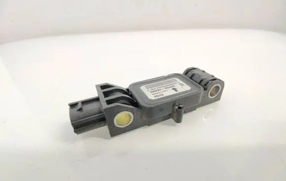 Suzuki Grand Vitara II Airbag deployment crash/impact sensor 3893065J30 0479050955