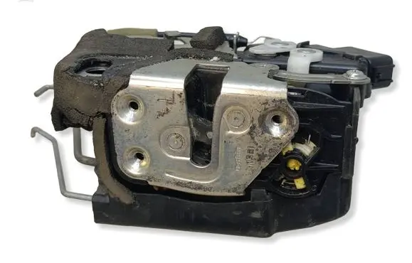 Mazda 3 I Front door lock B83B85L1