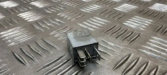 Opel Zafira C Other relay 13266315