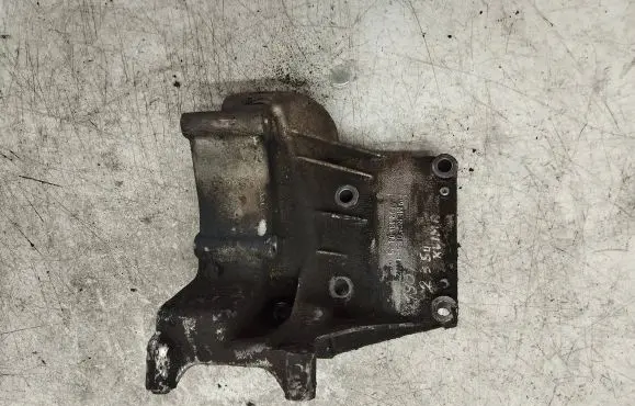 Mercedes-Benz C W202 Engine mounting bracket 1021810835