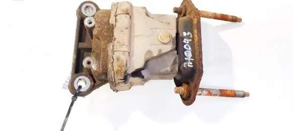 Dodge Magnum Engine mount bracket 22216190