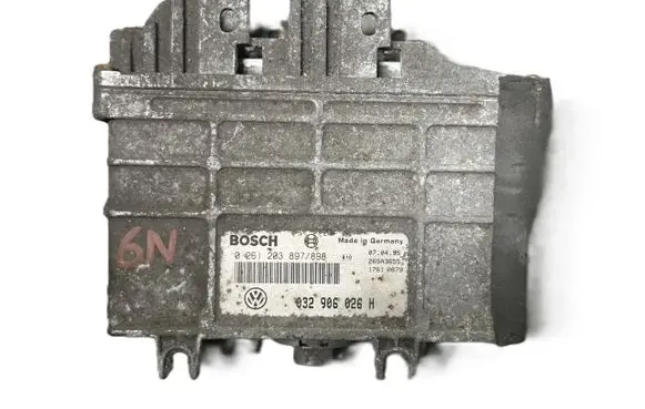 Volkswagen Polo III 6N 6N2 6NF Engine control unit/module 032906026H