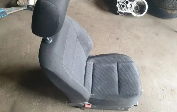 Skoda Fabia Mk2 (5J) Front driver seat 