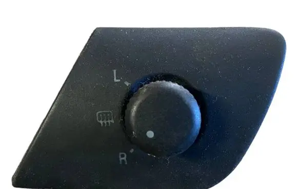 Wing mirror switch