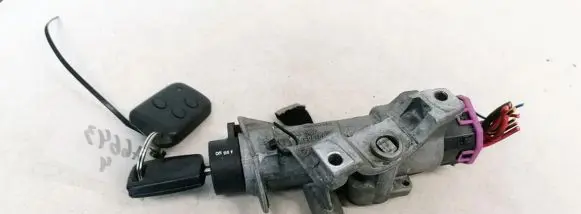 Audi A4 S4 B5 8D Ignition lock 4B0905851B