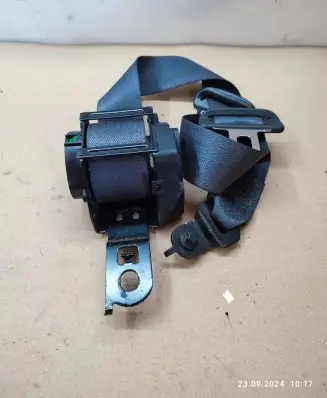 Jeep Grand Cherokee (WK) Front seatbelt