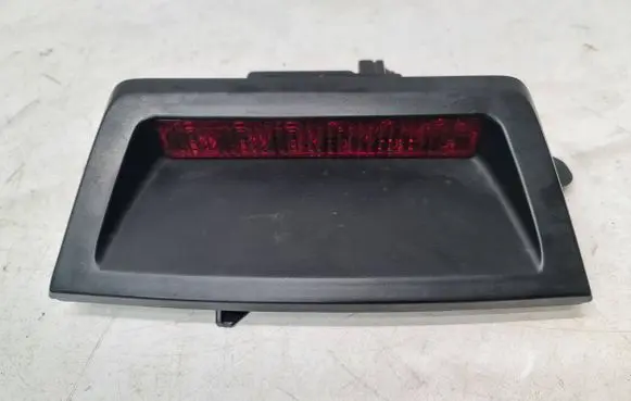 Chrysler 300 - 300C Third/center stoplight 04805845AB 43986 43980AS