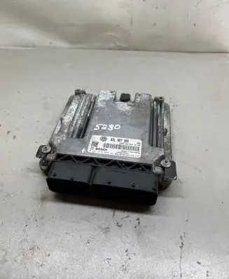 Volkswagen PASSAT B7 Engine control unit/module 03L907309 0281015029