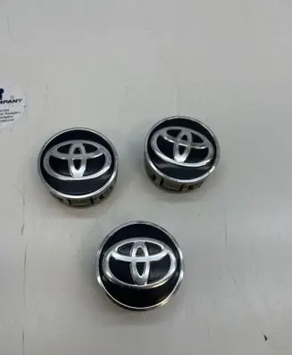 Toyota Yaris XP210 Original wheel cap 52170 A550