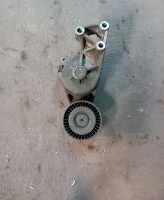 Volkswagen Golf IV Alternator belt tensioner 950372