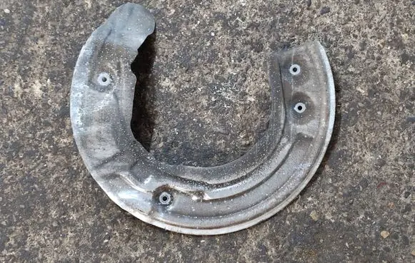 BMW 7 G11 G12 Front brake disc dust cover plate 