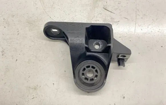 Buick Encore GX I Radiator mount bracket 42562827 PA66GF30 688437545