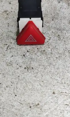Skoda Fabia Mk1 (6Y) Hazard light switch 6Y0953235 3404