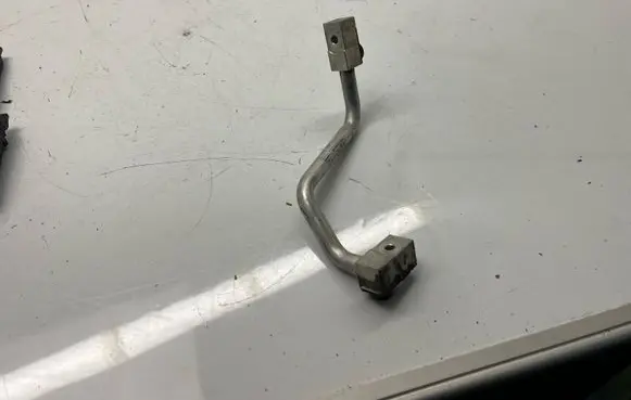 Air conditioning (A/C) pipe/hose