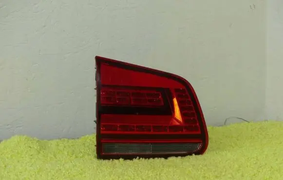Volkswagen Tiguan Tailgate rear/tail lights 5N0945307