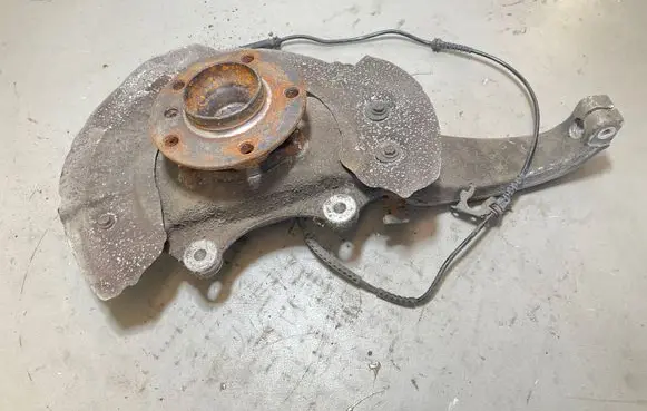 BMW 5 F10 F11 Front wheel hub