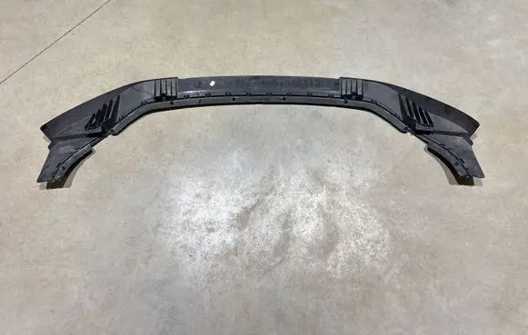 Front bumper lip