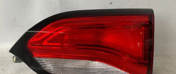Chrysler Pacifica Tailgate rear/tail lights