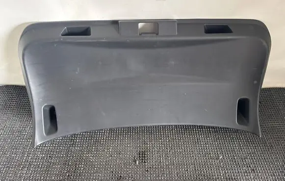 Renault Captur Tailgate/boot lid cover trim 909003742R 634140120