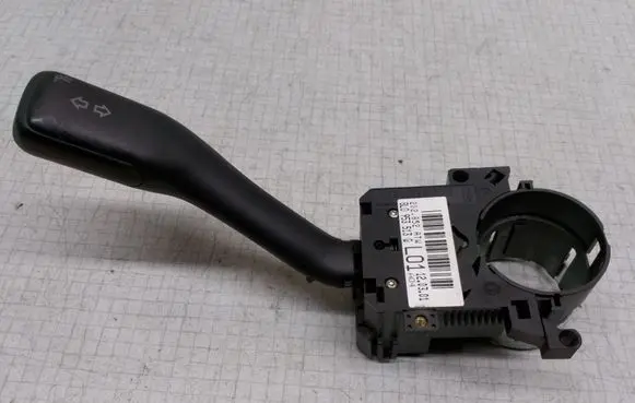 Skoda Fabia Mk1 (6Y) Indicator stalk 8L0953513G 202852ATW