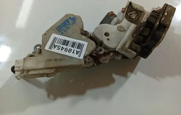 Nissan Almera Tino Rear door lock 82553BM760