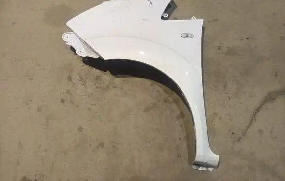 Nissan e-NV200 Fender 