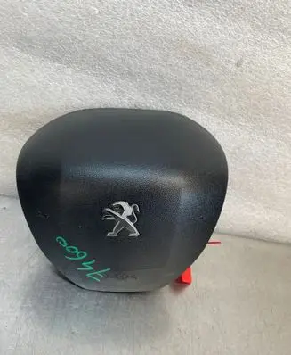 Peugeot 208 I Trunk lid opening control unit