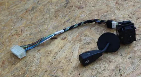 BMW 3 E36 Indicator stalk 8360907