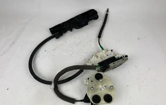 Maserati Levante Rear door soft close latching motor T5KD709053457 4067603001 670101520