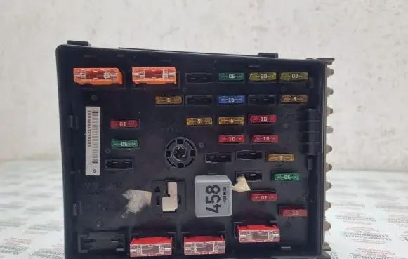 Volkswagen PASSAT B6 Fuse module 3C0937125