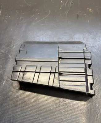 Peugeot 3008 II Fuse box cover 9672188380