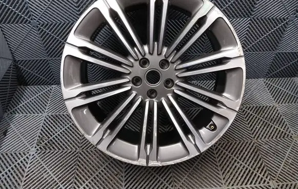 Land Rover Range Rover Sport L461 R23 light alloy rim M8E21007LA