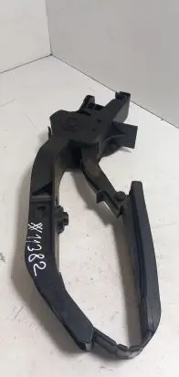Mercedes-Benz E W211 Accelerator throttle pedal A2113000804 2113000804