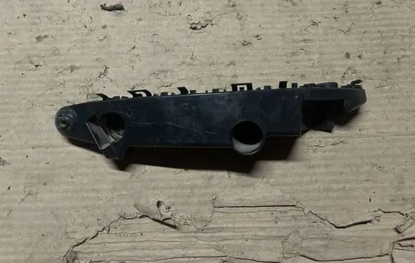 Nissan Juke I F15 Front bumper mounting bracket 62222BV80A
