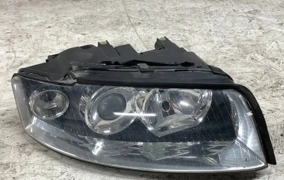Audi A4 S4 B6 8E 8H Headlight/headlamp